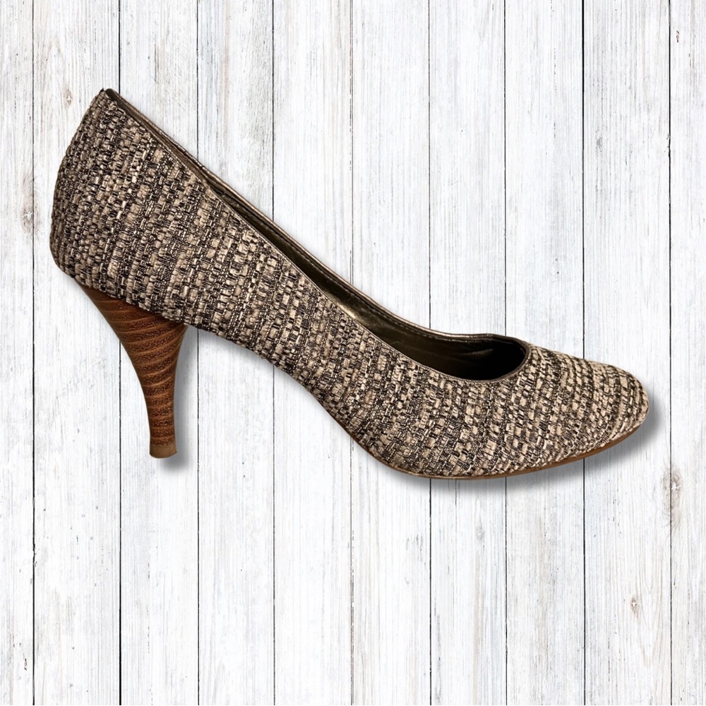 Bandolino Pumps, Woven Tweed Gray with Gold Highlights, 3.5" Heels, 8M
